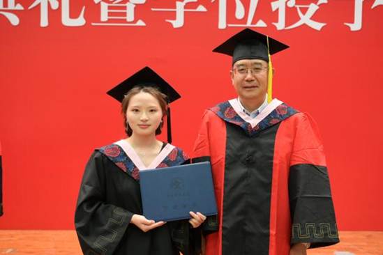 75b0b65c4f2130459fc23547d8c2b35